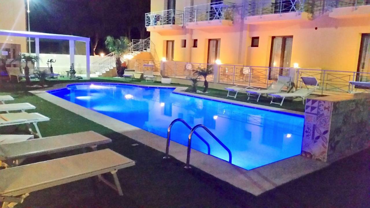 Residence Le Piscine サン・ヴィート・ロ・カーポ エクステリア 写真